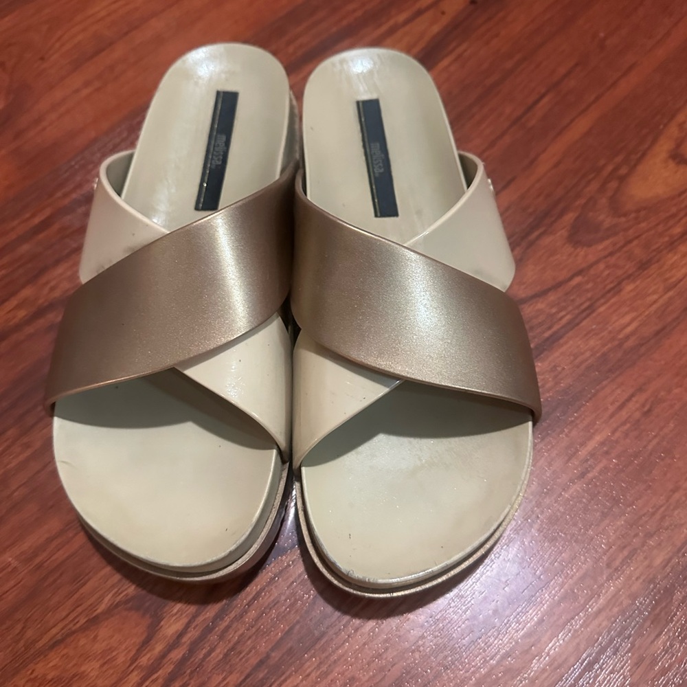Elegant Cream and Gold Women's Slide Sandals